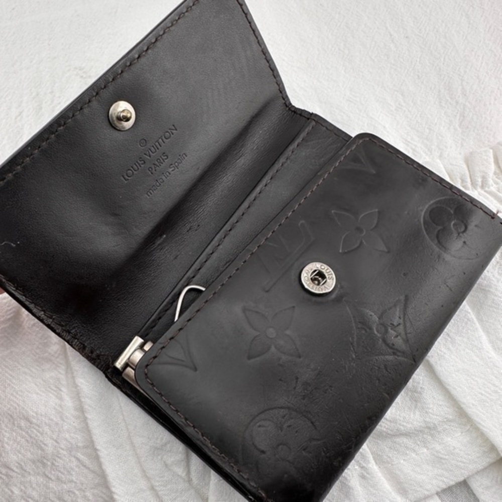 AUTHENTIC Louis Vuitton keyholder